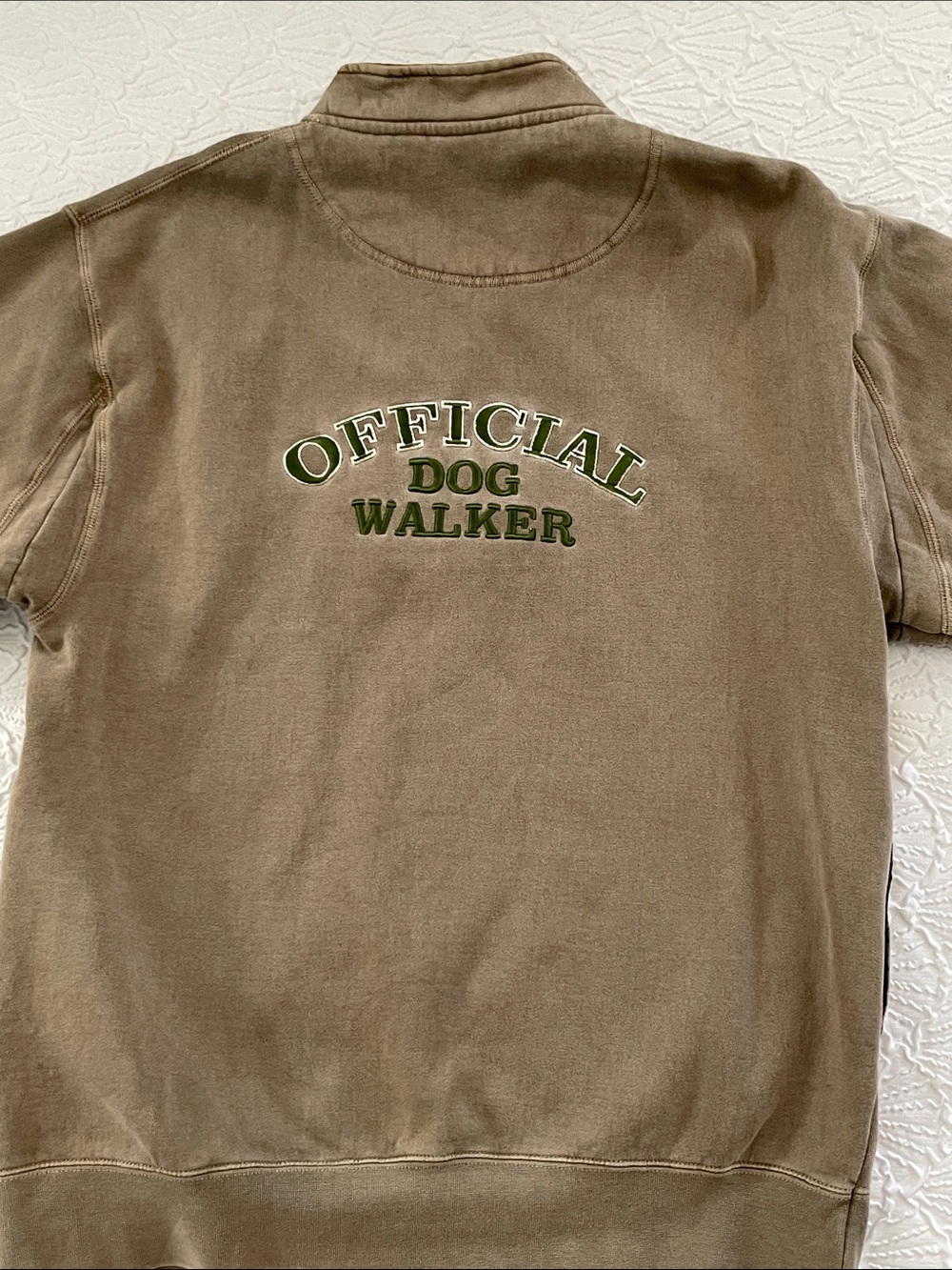 Vintage Orvis Lt Brown Sweatshirt Green White "Official Dog Walker" Graphic Sz M